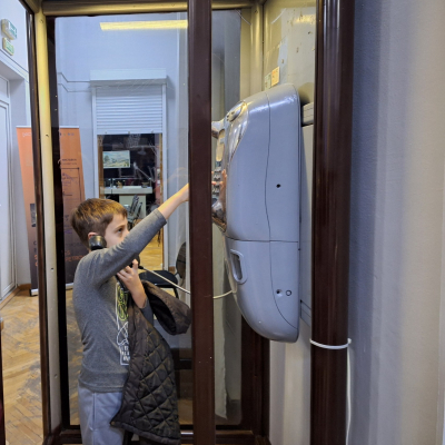 Екскурсія виставкою «На зв'язку!»