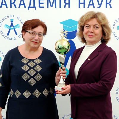 Київ отримав Кубок кращої олімпіадної команди України з хімії!