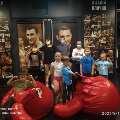 Юні економісти відвідали Музей Кличко, де вивчали концепцію лідерства