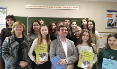 Зустріч учнів-членів секції іспанської мови з паном Іхініо Патерна Санчесом