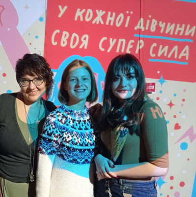 UNICEF Ukraine та STEM is FEM провели для дівчат зі всієї України каву-розмову про supergirls та їхні superskills