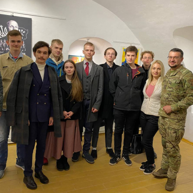 Зустріч київських манівців різних поколінь в Музеї Гетьманства